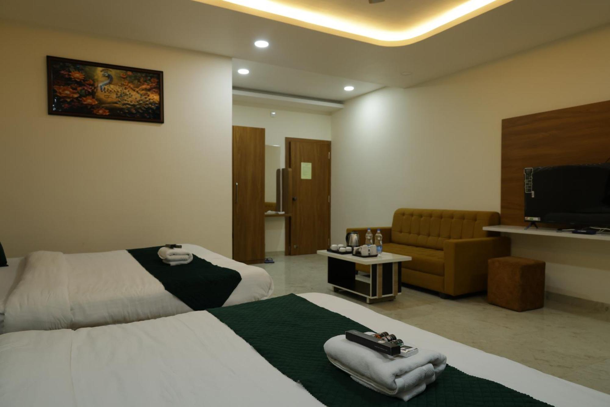 Hoshangabad Hotel The Prime Land מראה חיצוני תמונה