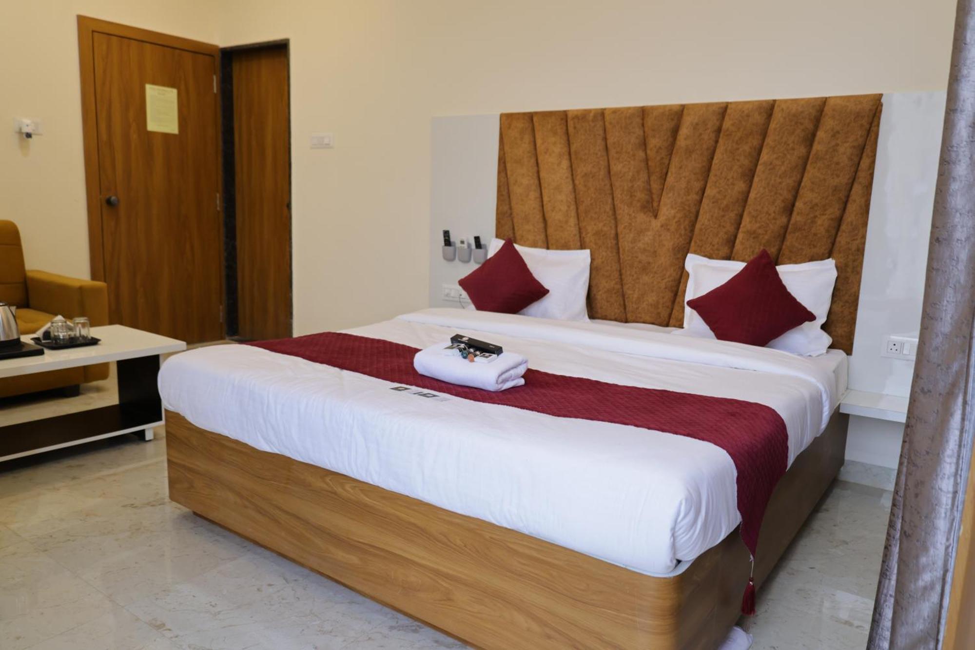 Hoshangabad Hotel The Prime Land מראה חיצוני תמונה
